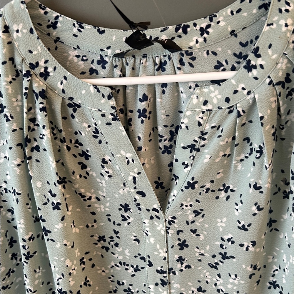 41 Hawthorn Floral Blouse - Mint Green and Navy Stitch Fix Size Medium - Picture 6 of 6